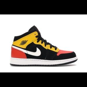 Jordan 1 Mid Black Amarillo Team Orange
